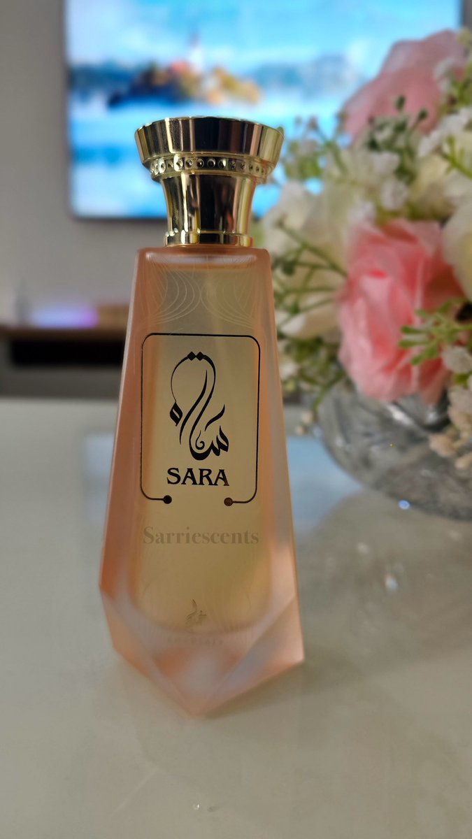 rina_chee's tweet photo. SARA by @khadlajperfumes 
Top Notes: Bergamot, Jasmine and Berries Middle Notes: Rose and Geranium Base Notes: Vanilla, Musk and Amber

It's a juicy, sweet, uplifting and exotic pretty girl scent.

🏷️35,000 https://t.co/rwczSp6OnJ