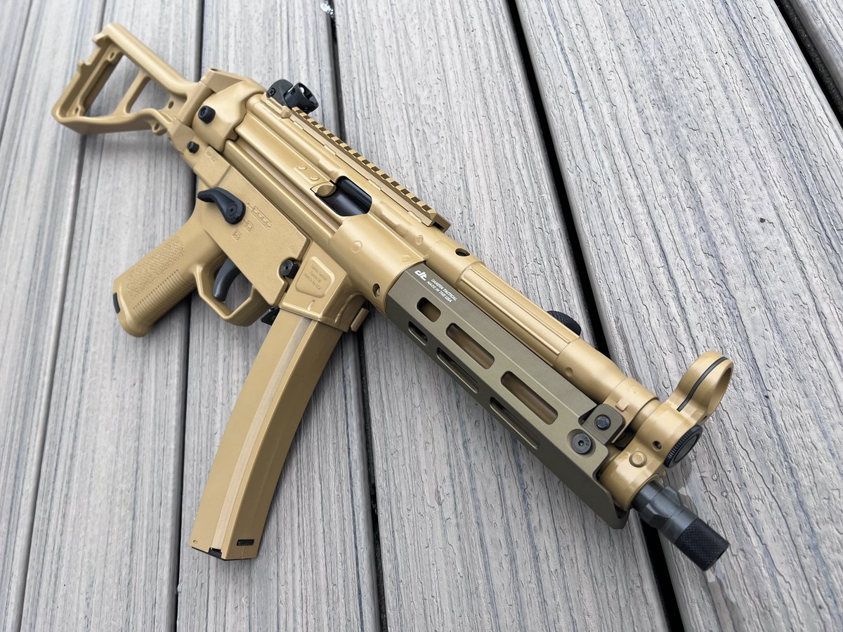 Sometimes it just comes together. Our D54-N A4 in RAL8000.