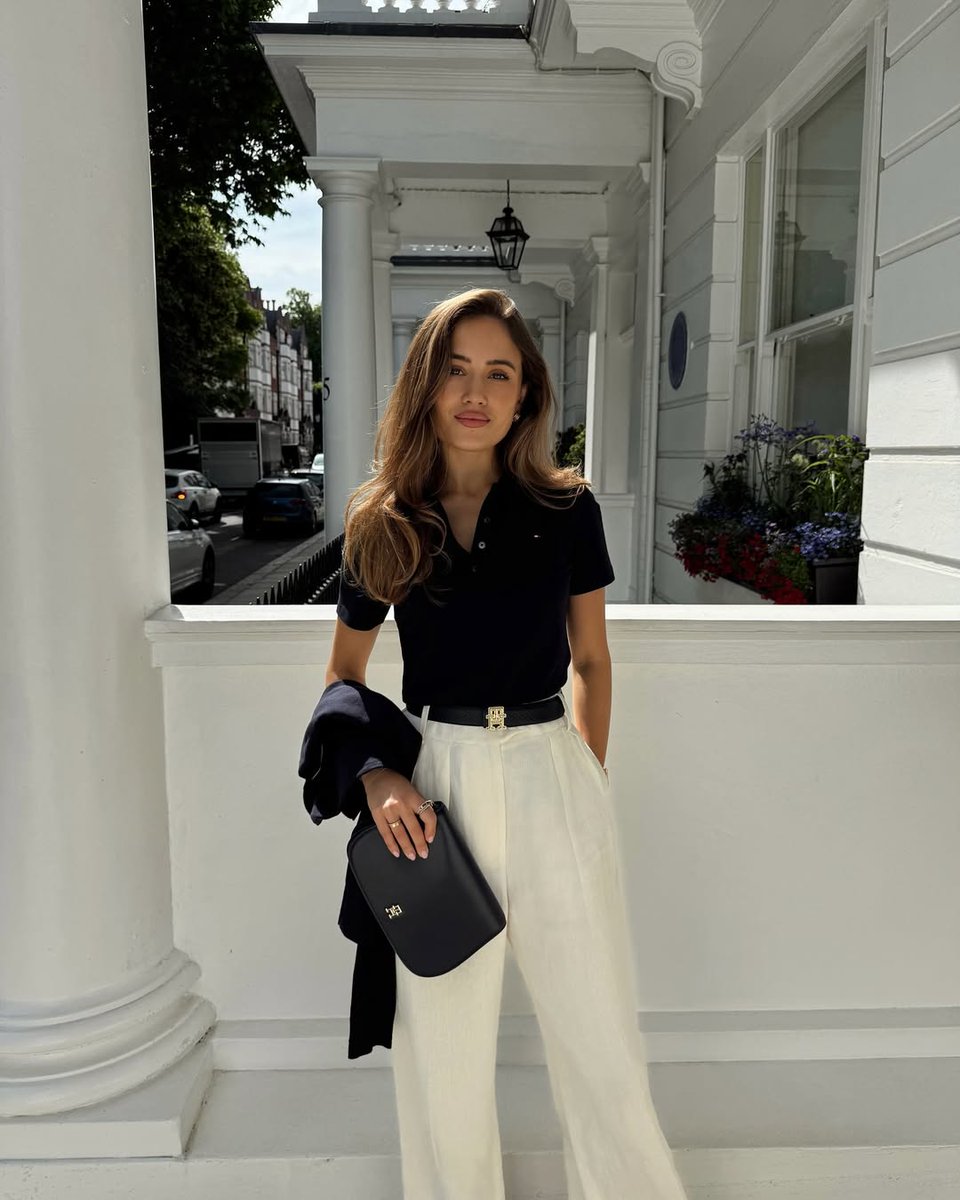 KateHutchStyle's tweet photo. Upgrade your wardrobe with timeless pieces that match your vibe. Effortlessly chic, always on point. Let your fashion do the talking. https://t.co/6jumkzNvMN