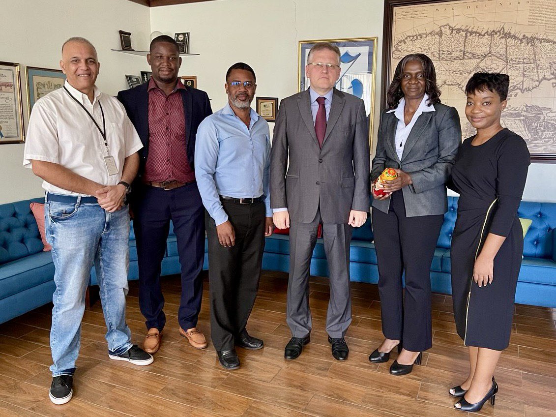 RussiaJamaica's tweet image. 🇷🇺🤝🇯🇲 On March 13, Ambassador of Russia to Jamaica Sergey Petrovich met with the editorial staff of the @JamaicaGleaner - the oldest printed newspaper on the island (published since 1834).
💬 During the meeting a number of practical issues of cooperation between the Embassy and…