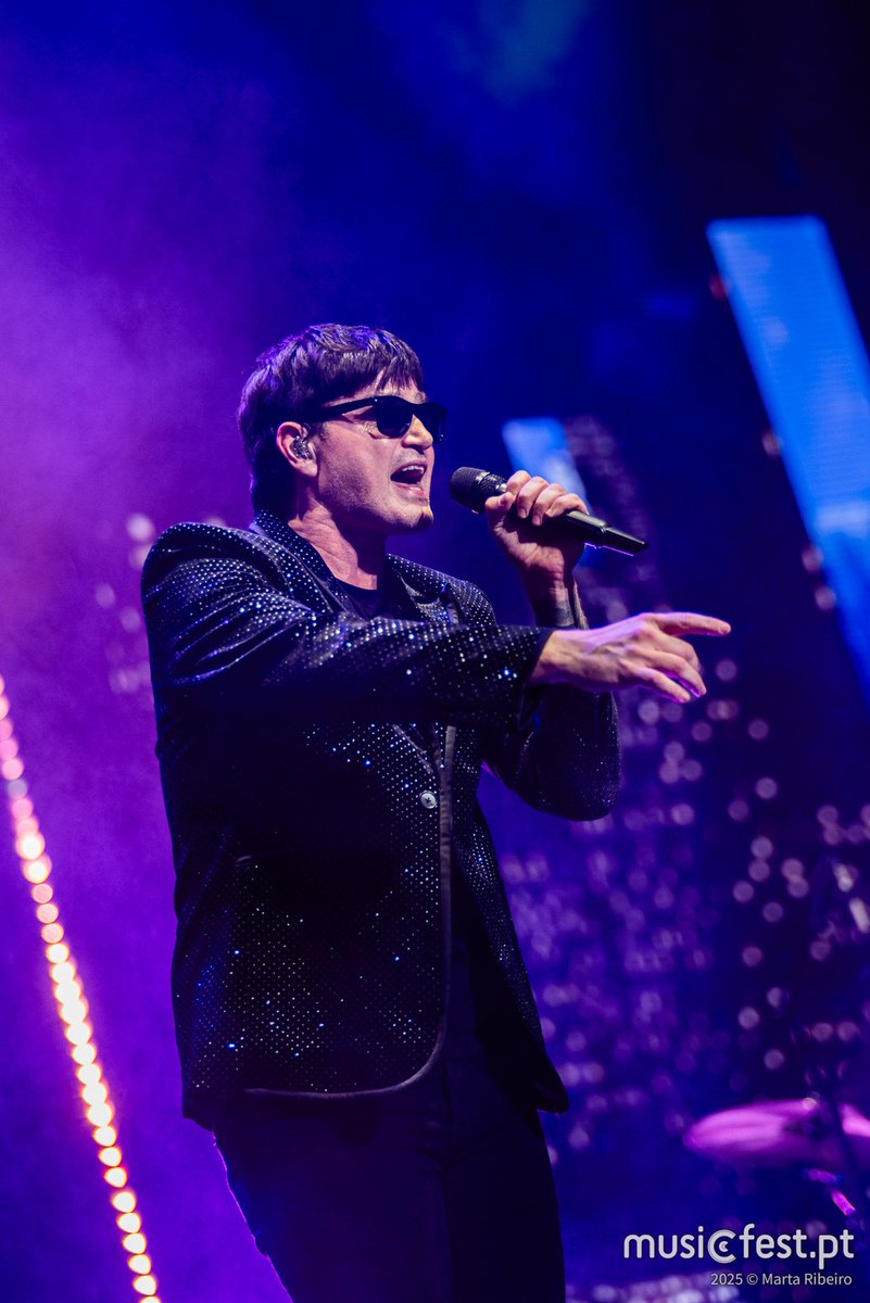 iRealMuse1's tweet photo. • Danny O'Donoghue •
📍Lisboa • Portugal \ Meo Arena
📸 Marta Ribeiro (via https://t.co/5VifExWm9K)
More photos: 👇
https://t.co/A4zsk2X6oI
#MEOArena #TheScript #TheScriptFamily #SatellitesTour #TheScriptTour https://t.co/S7dEtDV6yx