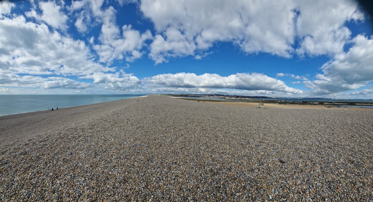 Beautiful day today with <a href="/BGS_Geography/">BGS Geography</a> looking at High Energy Coastlines #Geography #JurassicCoast