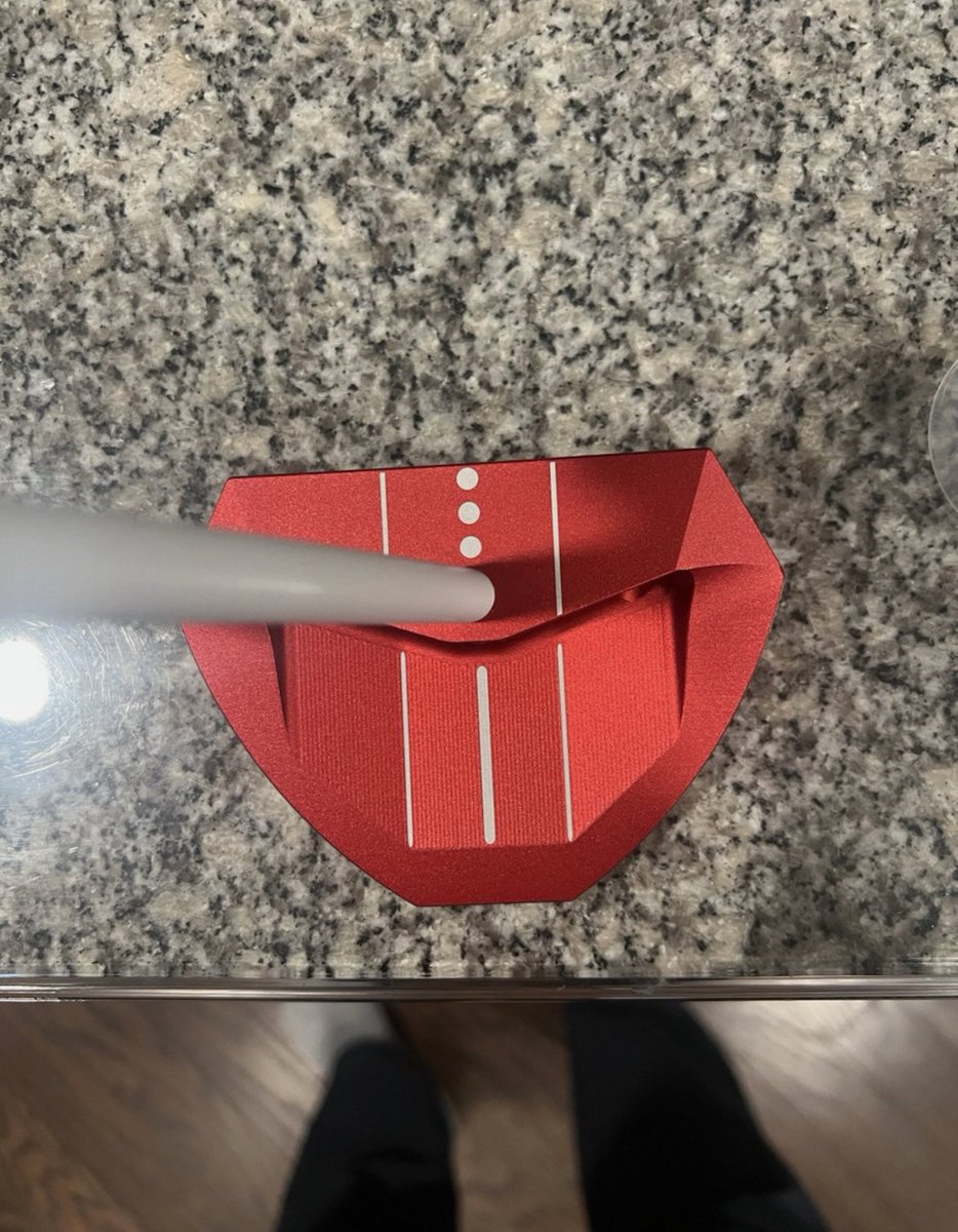 greenway_golf's tweet photo. New 2025 Lab Golf Oz.1i Custom Red w/white ACCRA shaft 38.5 inches
$500 shipped https://t.co/L2zSdm3etP