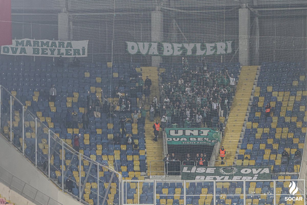 Kilometrelerce yolu aşıp, tribünlerde yerini alarak bize inancını ve sevgisini gösteren büyük taraftarımıza sonsuz teşekkürler. Desteğinizle daima daha güçlü, daha inançlıyız! 💚🤍

#BirŞehrinHikayesi