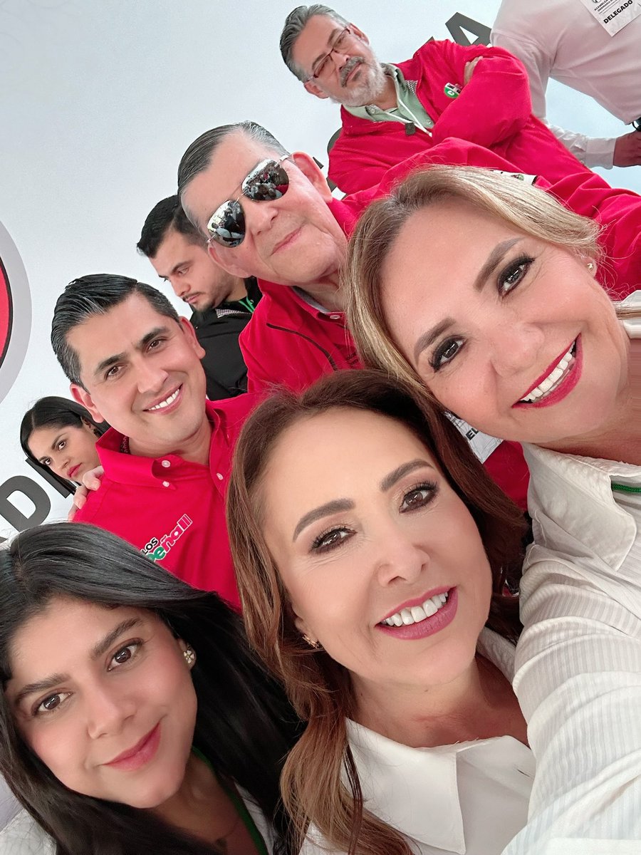 karlarfb13's tweet photo. Con gran ánimo asistí a la Asamblea Nacional electiva y toma de protesta de la nueva Secretaria de la @CNOPNacional para el periodo 2024-2027 Dip. @fuensantaGuerr4 

Con tu liderazgo y entusiasmo este gran sector seguirá por buen rumbo. Cuentas con la familia @CNOPyuc Enhorabuena https://t.co/E2tmtcp3rx