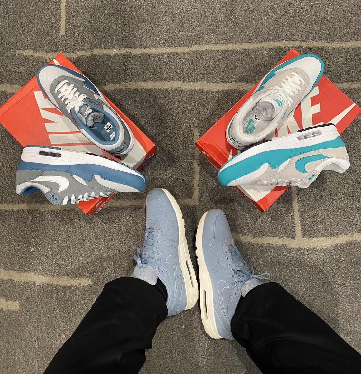 Cool_Mo45's tweet photo. Day1️⃣5️⃣🫧 The versatility of AM1’s is a fav aspect of mine.. presenting a three piece of blue shades🎨Forgot 2post 1 earlier & it’s completely CANVAS & So light! Halfway thru the #AirMaxMonth & STILL, more heat to come. @nikestore🔥👀 #LiveFresh #marchMaxness @hisexcellence79 https://t.co/kGLEvQUghi