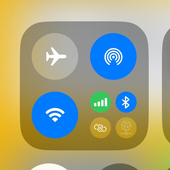 lamby_dev's tweet image. Just updated my phone. Super glad I can quickly toggle airdrop now instead of managing Bluetooth.

Do @Apple pms use a phone?