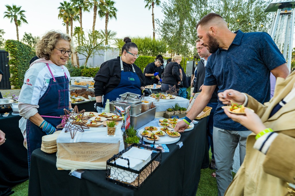 Had a blast last week with the aliceb_ps team  @tasteoftennis. 🎾  

#aliceb #palmsprings #tasteoftennis #indianwells