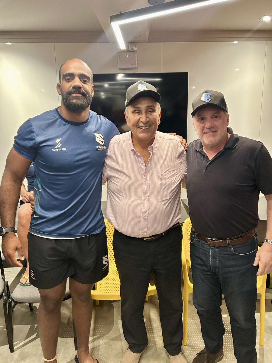 Inspiração! Recebemos hoje o uruguaio Antonio "Tintin" Vizentin, um dos sobreviventes do avião que caiu nos Andes em 1972, retratado no filme " A Sociedade da Neve". Foi uma conversa emocionante e agradecemos muito Tintin por nos visitar.