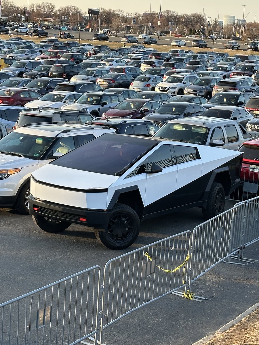 Forget your thoughts on Musk, saw this #cybertruck last week at a hockey game. A beast of a vehicle, yes or no?