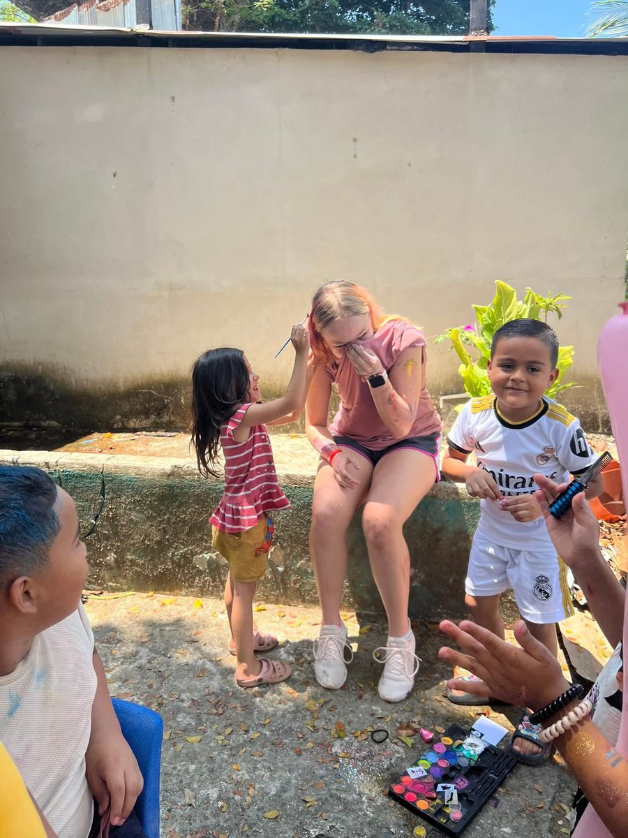 GBAChattanooga's tweet photo. Our Senior class serving the youth in Costa Rica! ❤️🇨🇷 https://t.co/VEmUej688s
