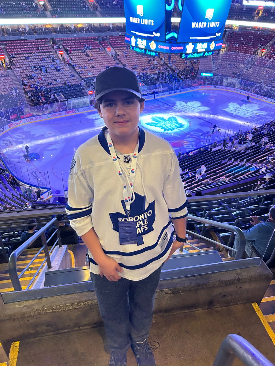 Excited to be at his first <a href="/MapleLeafs/">Toronto Maple Leafs</a> game! #realfanmoment <a href="/MapleLeafFoods/">Maple Leaf Foods</a>
