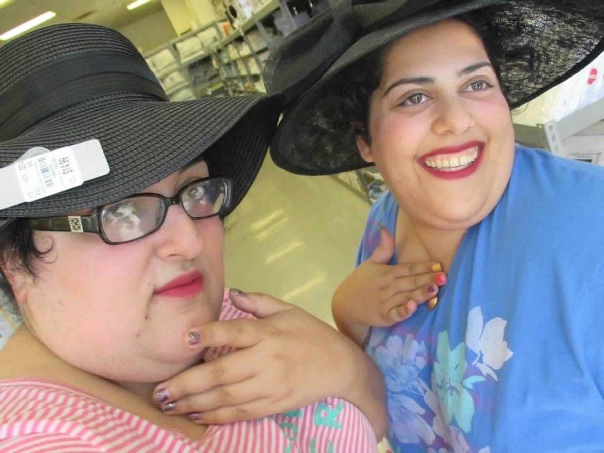 MelodyandJudy's tweet image. Me and Judy with fancy hats. Perfect for Spring. #melodyandjudy #fancyhats  #besties