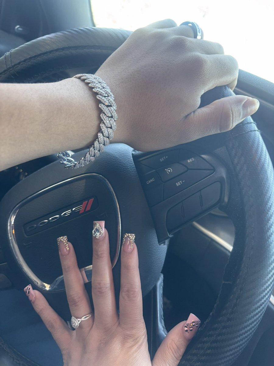 BiggBootyMely38's tweet photo. Mami Horny ASF HMU For Menu &amp; Fts Going To Be Active 🍓🥵🍑💦😮‍💨new dick grabbers 🤭 https://t.co/KwE6ngHy1d