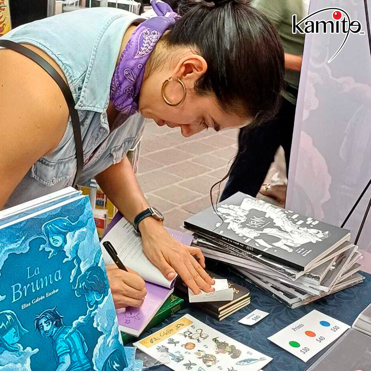 Kamite5's tweet photo. ¡Sobrinos, llegó el gran día! 😎✨
Hoy en @Filcocoyoacan nos acompaña nada más y nada menos que #EliGalván 😃 la mente detrás de #Hipocrónicas y #LaBruma; Y #Gavilánescribe escritora de #Crak. 📖😍 https://t.co/qo9dWQFVQq