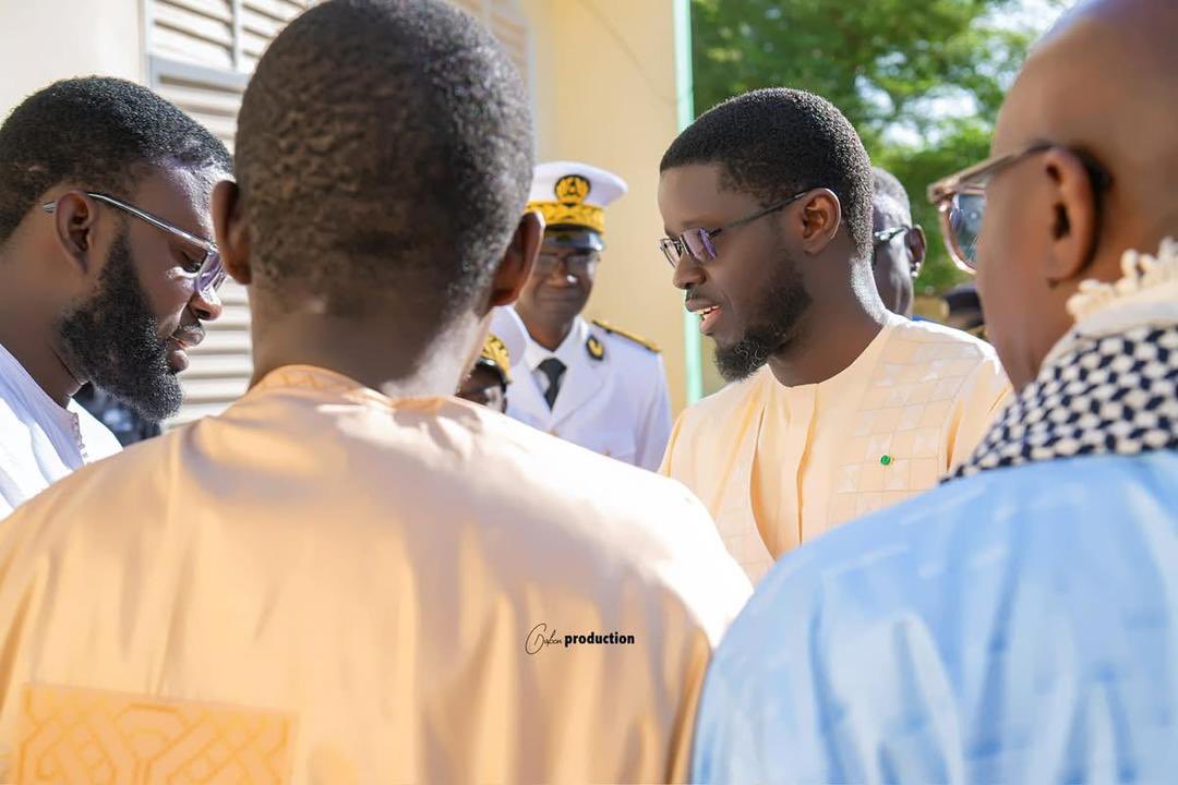 ammbacke's tweet photo. J’ai eu l’honneur d’avoir accompagné le Président de la République à TOUBA et à Darou Mouhty pour présenter ses condoléances 🙏🏽 https://t.co/OXXDqU3cLY