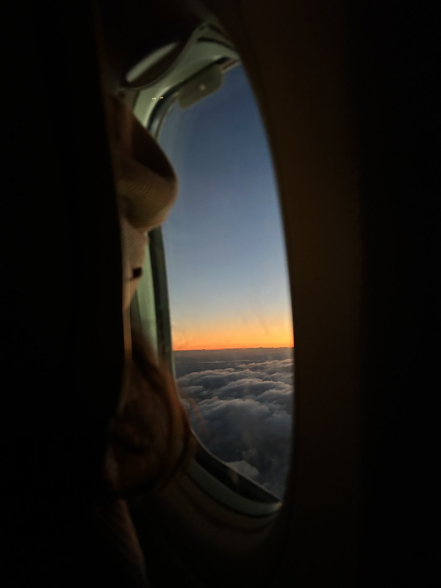 criiss_vd's tweet photo. Las vistas que quiero desde mi ventana 💫 https://t.co/Aide5zrqAY