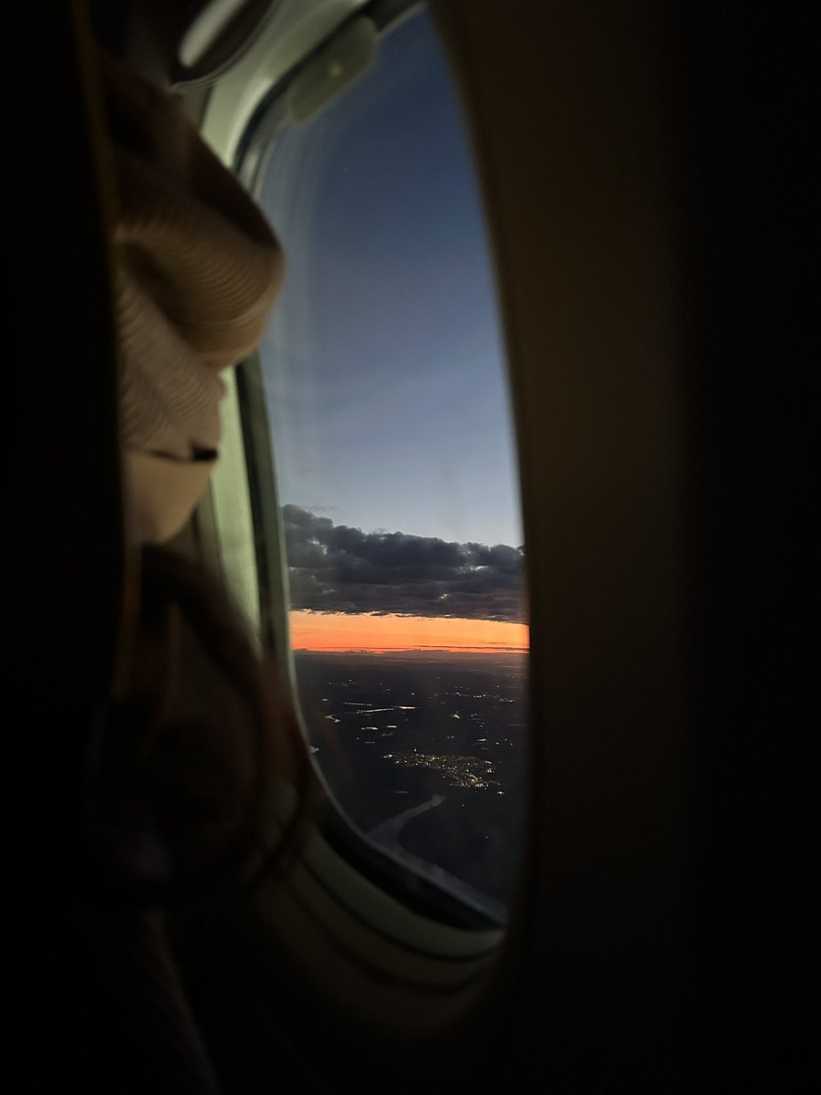 criiss_vd's tweet photo. Las vistas que quiero desde mi ventana 💫 https://t.co/Aide5zrqAY