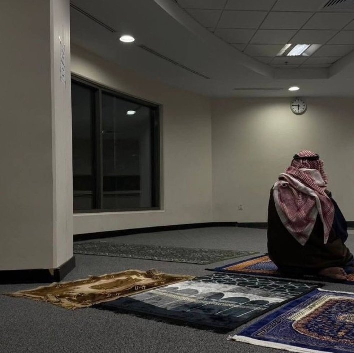 يارب اعطني من عطاياك ثنتين
 صبراً على الدنيا وحسن الخاتمه
