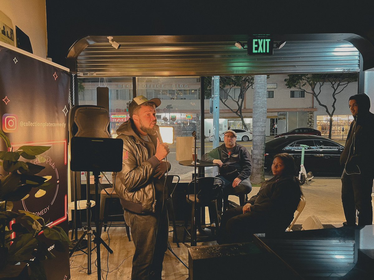 theaftermathbar's tweet photo. There’s always something to do in the neighborhood! Stop by for any of our weekly events, including open mic poetry, trivia, live music, karaoke, and more! 💥 The sun is out and the weather is beautiful ☀️ Join us and try any of our new house beers or locally-grown wines 🍷🍻 https://t.co/zOyOHqWiCq