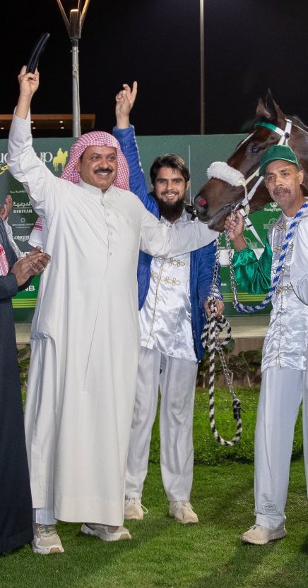 هناك انتصارات وهناك بطولات وهنا تحطيم أرقام قياسية لم تكسر منذ ٢٠ عام 
الف الف مبروك  للمدرب الكبير  ثامر الديحاني هذا الإنجاز التاريخي