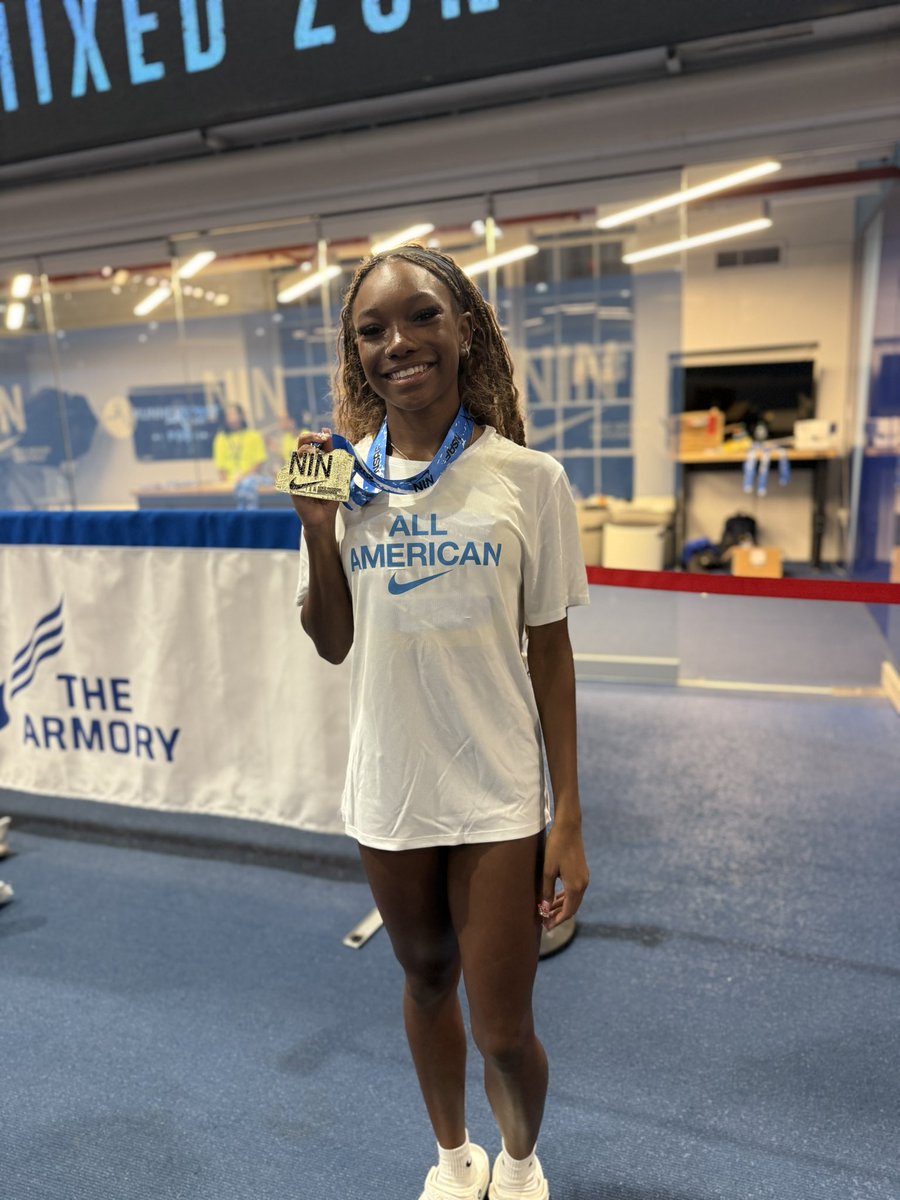 Htownhurricanes's tweet photo. Congratulations to Brooke Lloyd 2025 Nike Indoor Nationals 400 Champion!! https://t.co/Yyjf6kBlwC