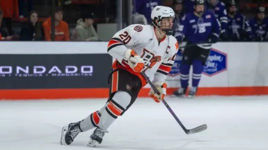 TechHockeyLiar's tweet photo. SIGNED‼️

Ryan O’Hara better brush up on his Japanese! The BGSU captain has signed with the Yokohama Grits of the ALIH after his season concluded in St. Thomas tonight. 

頑張ってください、ライアン！

(Per @BGHockeyFans ) https://t.co/OEinw95Z0q