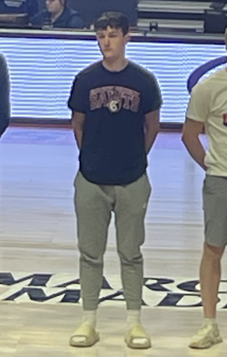 Getting comfortable for some <a href="/IHSA_IL/">Illinois High School Association #IHSA</a> Championship game action. Got the <a href="/TaylorvilleIL/">Taylorville Illinois</a> jazz band playing tunes &amp; <a href="/msmconference/">msmconference</a> <a href="/CA_SaintsSports/">Calvary Saints</a> stud <a href="/ibcacoaches/">Illinois Basketball Coaches Association</a> 1A All-Stater Luke Blackford in the house.