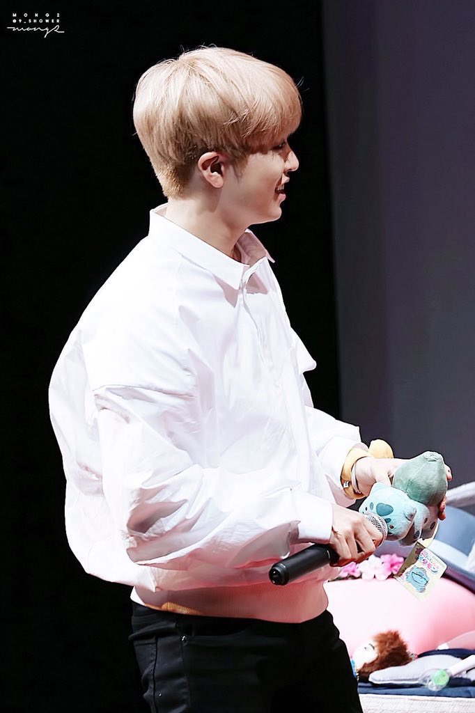 퐝🍎 tweet media