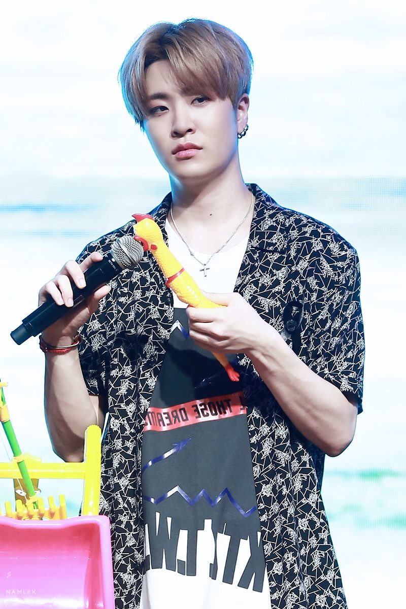 퐝🍎 tweet media