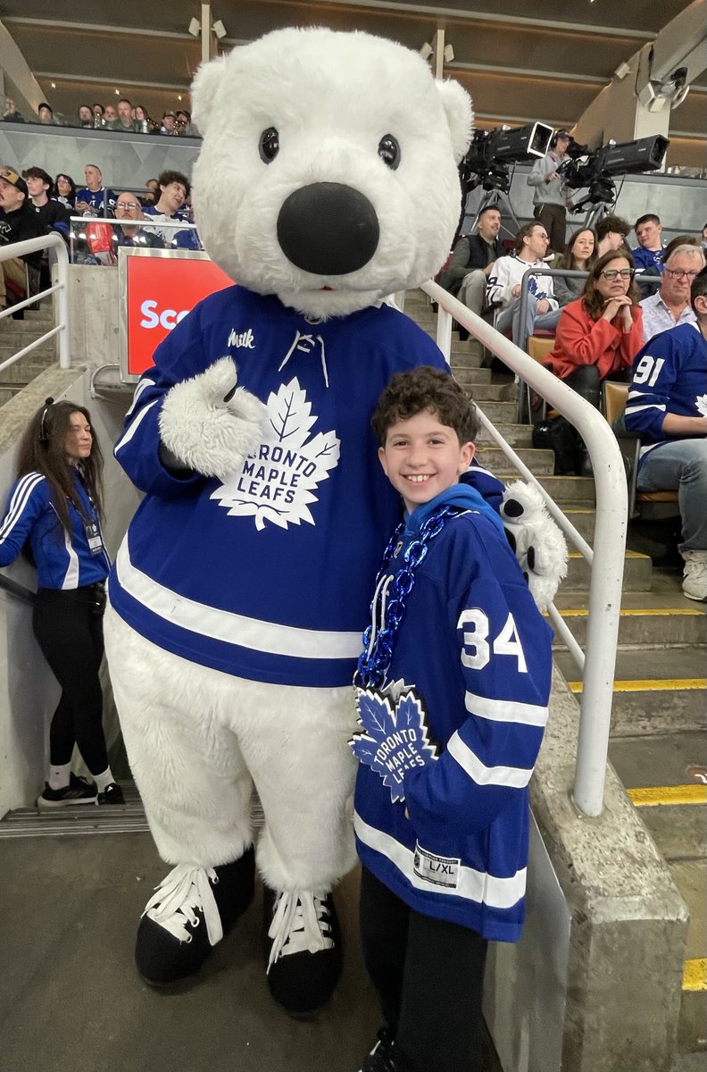 fonnzilla's tweet image. #leafsforever