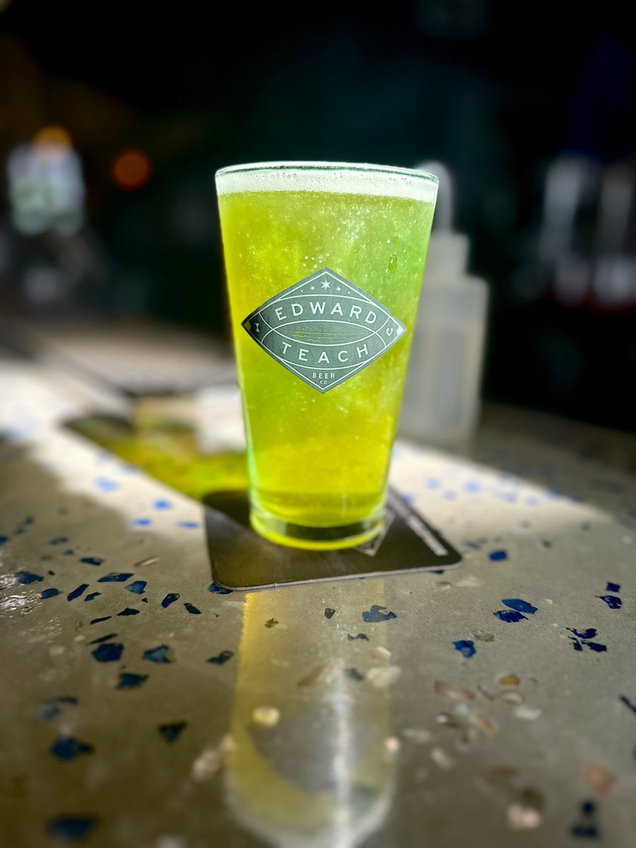 BrewEasyco's tweet photo. Celebrated St. Patrick's day at
@edwardteachbrewing! New to them? Try their Green Pistol Proof German Lager and Black Spot Black Lager - you won't regret it!
#BrewEasy #craftbeer #craftbeers #beer #beers #beerstagram #beerlover #instabeer #beergeek #bier #hopsnob #cheers #beertime #beerme #drinklocal #craftbeerlife #beerlovers #craftbeerlovers #craftbrewery #beersofinstagram #HomeBrew #beerselfie #beeroclock #alcohol #beertography #Canadiancraftbeer #beerinfluencer #hoppiness #beerisfun #crafty