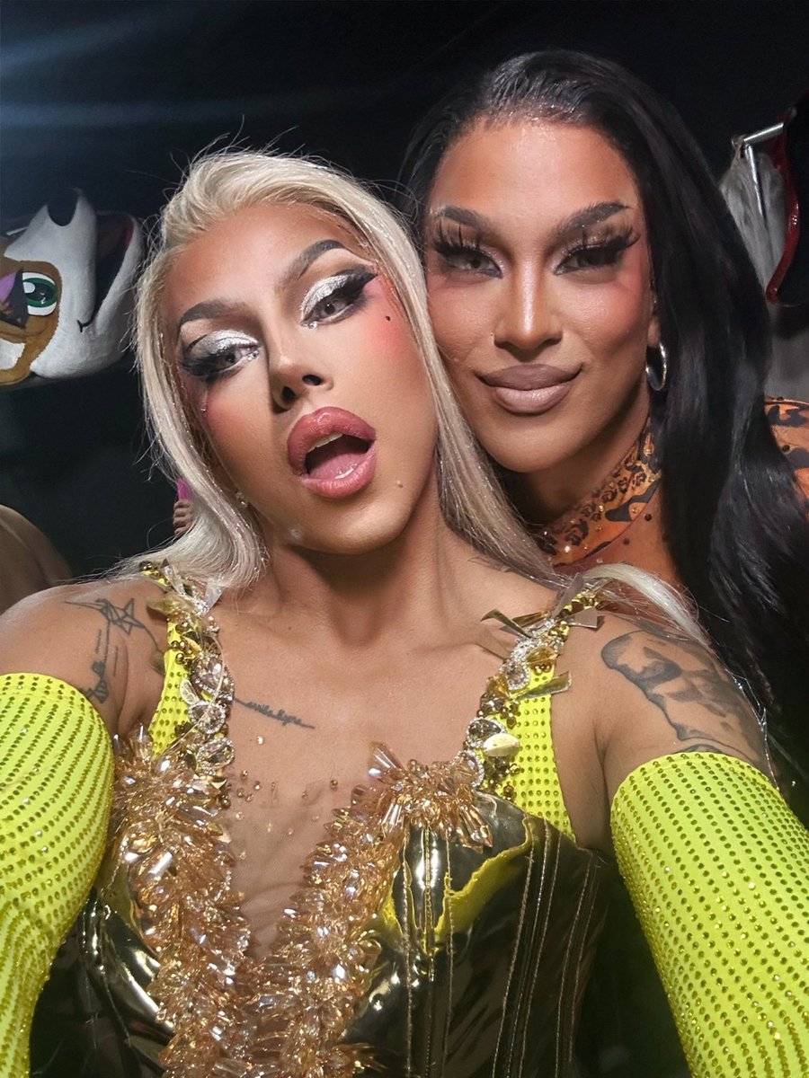 🤍🖤 <a href="/LaLolitaBanana/">Lolita Banana</a>