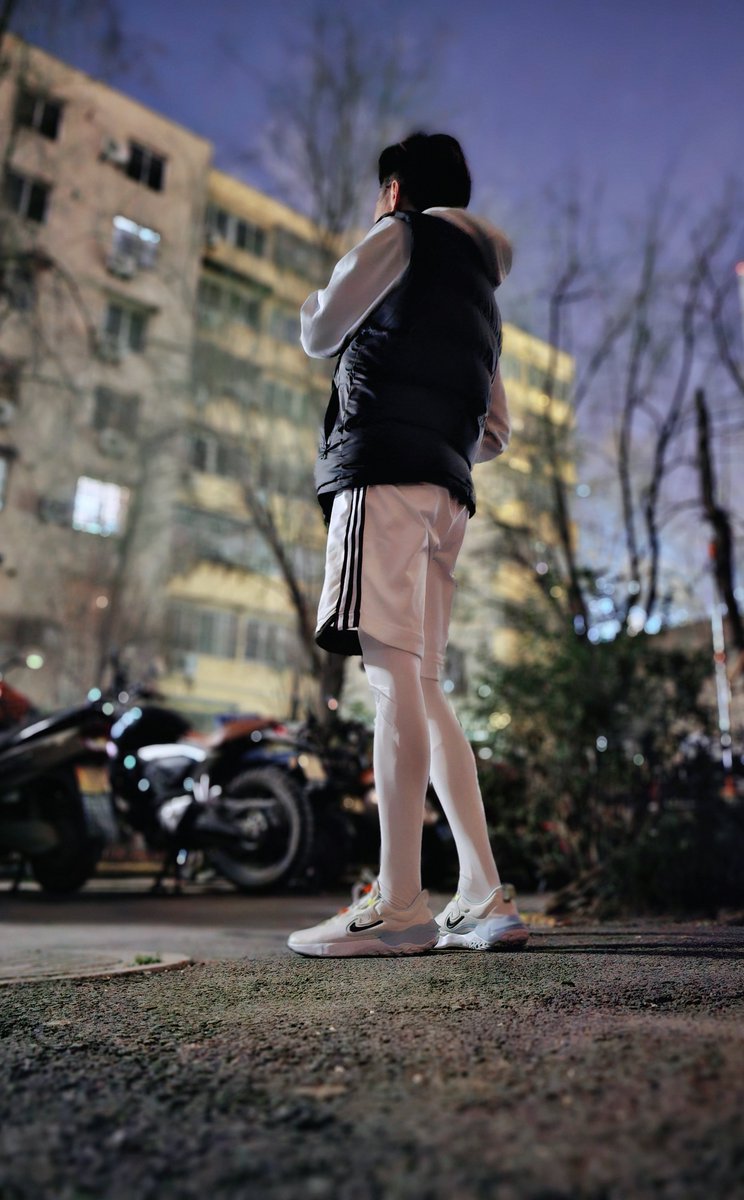 恍恍惚惚不知怎么的一天就结束了，脑袋总是懵懵的，不管那么多了，睡饱了再说。