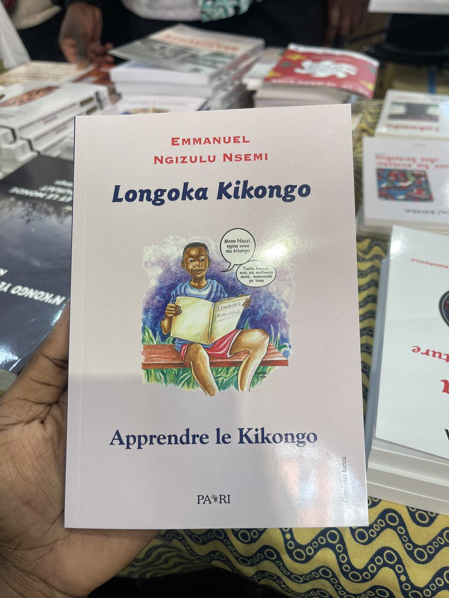 Dayislike's tweet photo. Acheté aujourd’hui au salon du livre africain, Amazon est vaincu 😊 cc @vovakikongo https://t.co/W3OUcVLMSJ
