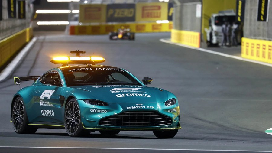 F1_Papi's tweet photo. NUEVO HILO

F1: 10 cosas que necesitas saber #AustralianGP 🇦🇺🐨

1- Es muy probable que veamos a un Aston Martin liderando la carrera.

La probabilidad de un Safety Car en Australia es del 50%. https://t.co/rYbrhv47pF