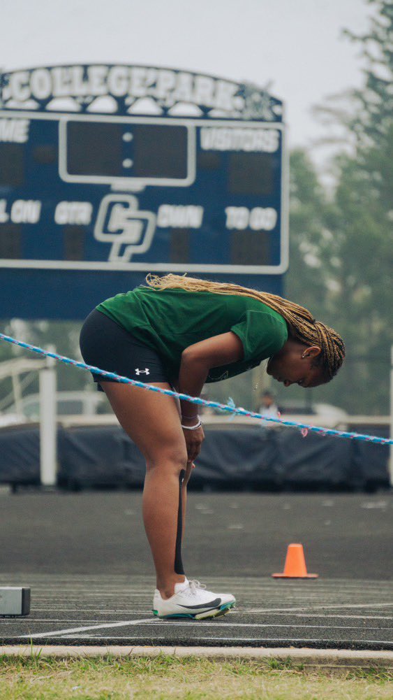 Reagan_Thomas08's tweet photo. Change of events this year focusing on 300mh, PR with 49.00. Working on form and speed as I continue to drop time. All Glory to God 🙏🏾 https://t.co/8gGNwwG7Bs