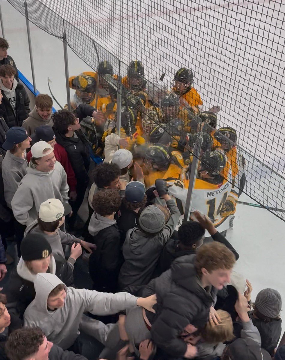U15BruinsGOLD's tweet photo. Winner Winner Chicken Dinner ‼️ Owen Murray buries the OT Winner over Eastman Selects ‼️ 
Bruins Gold going to the Ship ‼️ 

#WeAreGold #LetsGo https://t.co/gTdh6D3ZWU