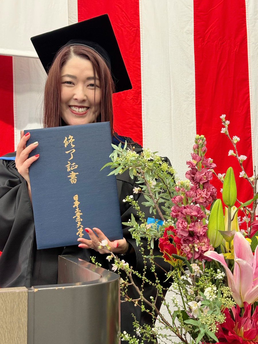 non_hy2020's tweet photo. 修了証書に住所が入ったまま写真をアップしちゃってたので投稿し直しです💦
コメントくださった皆さますみません😭

MOT技術経営修士学位記授与式
中小企業診断士登録養成課程修了証書授与式
無事に終了しました！！

中小企業診断士を目指して4年、
やっと登録申請できるよー！ https://t.co/V6msb1eGvY