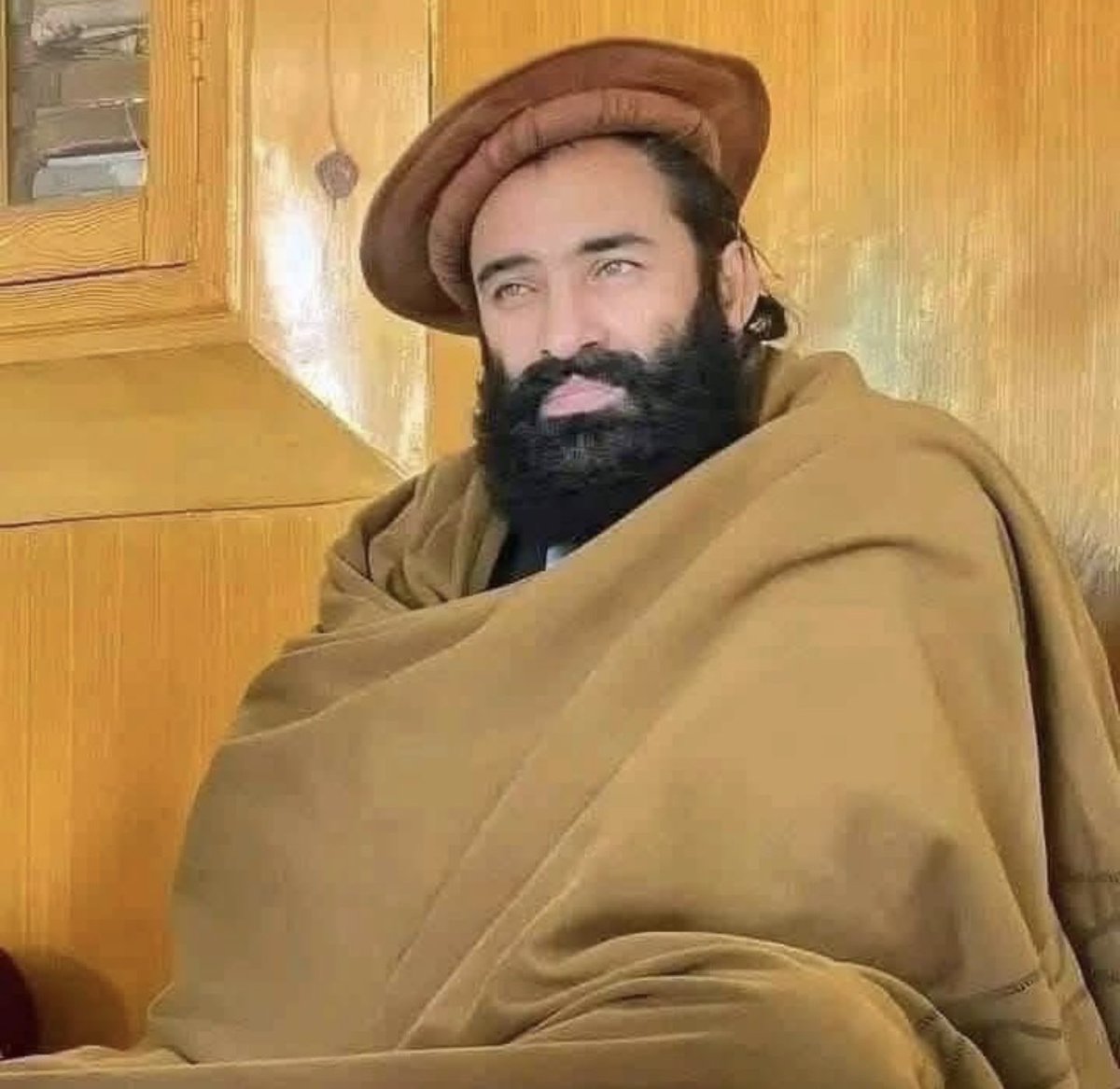 شهید مفتې منیر شاکر د انسانیت او اسلام اصلي خبره کوله حق وینا یې کوله
موږ د لومړیو هم دا پامولې وه چې دا به د حق د لارې قرباني کیږي
شهادت یې قبول یاد یې تلپاتي.
د ظلم او ظالم دې مخ ورک سي.