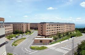 apulax's tweet photo. みなさんこんにちは！
立命館アジア太平洋大学男子ラクロス部です！今日はみなさんがAPハウス入寮にあたって持ってきた方が良いものを紹介したいと思います！
マストなのは
炊飯器、ドライヤー、レトルト食品、私服です！
#APU #春からAPU #ritsumeikanapu #ラクロス https://t.co/qOFqElsq97