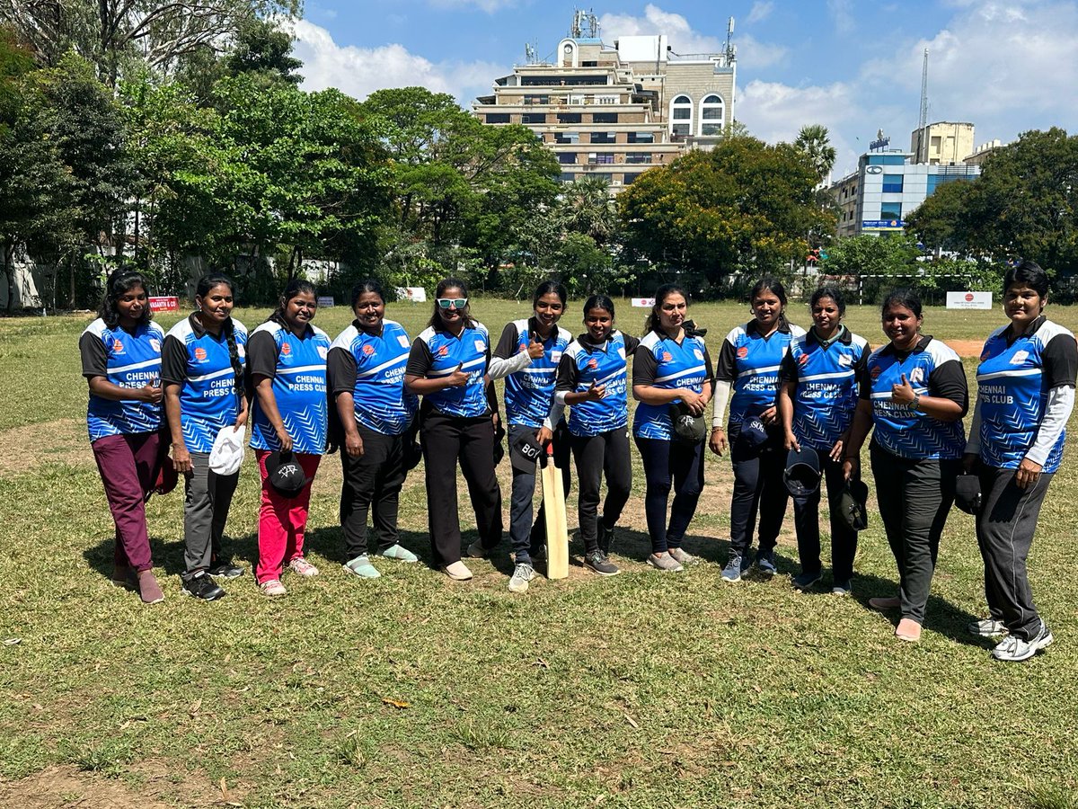 MadrasJournos's tweet photo. இந்தியன் ஆயில் - சென்னை பத்திரிகையாளர் மன்றம் ' CPC Cricket League 2025'

பத்திரிக்கையாளர்கள் இடையிலான 'கிரிக்கெட் போட்டி'யில் பெண்கள் அணி 'Power Pen Titans' என்ற பெயரில் சிறப்பாக தங்கள் ஆட்டத்தை வெளிப்படுத்தினர்...

பெண்கள் அணிக்கு வாழ்த்துகள்..  ❤‍🔥 https://t.co/ktiJxNh6D2