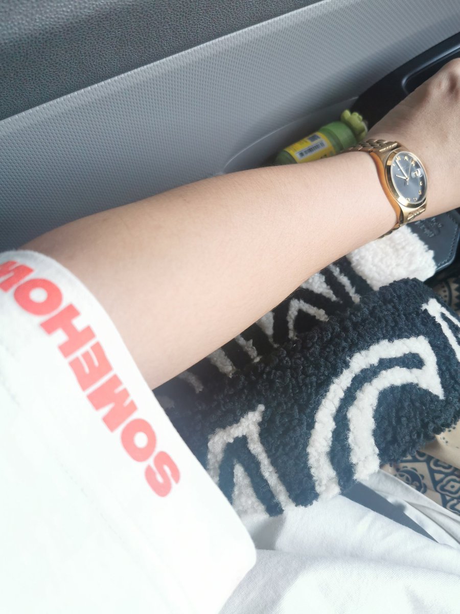 MaMeeN23460571's tweet photo. #SWSH #somewaysomehow
ใส่ดีจริงทุกคน ใส่สบาย เท่ง่ะ https://t.co/KMMftHXlR1