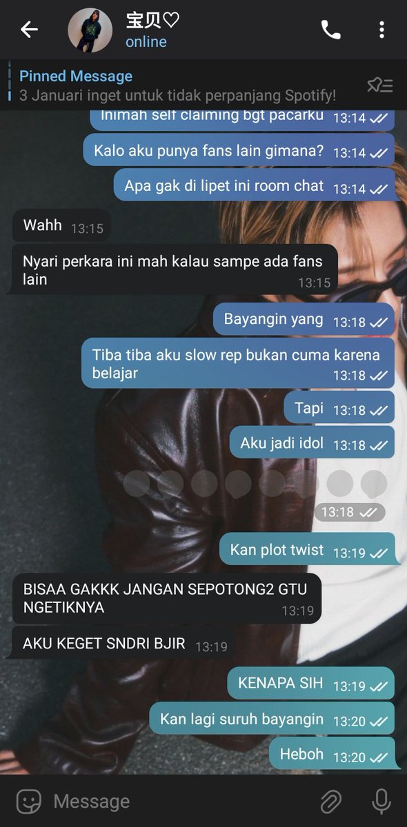 🗣️: "Udah mau 2 tahun pacaran ama janu, ngapain aja siy?"

Aku dengan kesadaran penuh menjawab
🦊: 30% mesra mesraan sisanya halu, ngegas, ngejamet