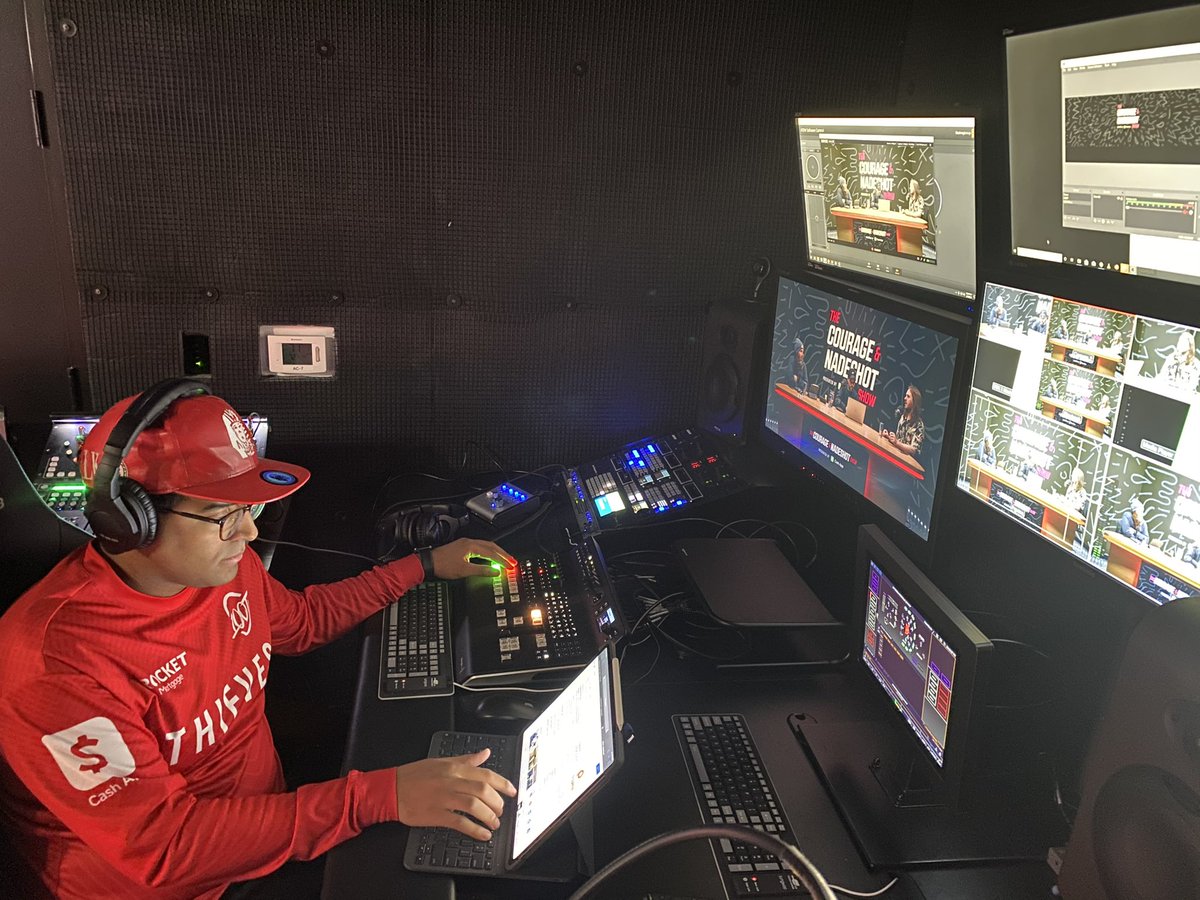 AlexWex's tweet image. 6 years at @100Thieves 🙌🏾🙌🏾