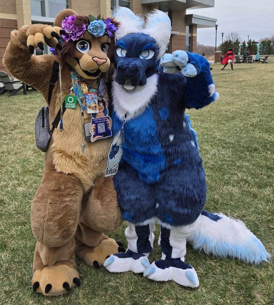 mewtwostyle's tweet photo. Some photos of Boreas at Naka-Kon 2025! There was a great turnout at the furry meetup! Saw lots of new faces and lots of familiar ones!

Fursuit maker is @2stupidfurs 💙
#furry #fursuit #nakakon2025 #nakakon #furryfandom https://t.co/C2AQO9kZS9