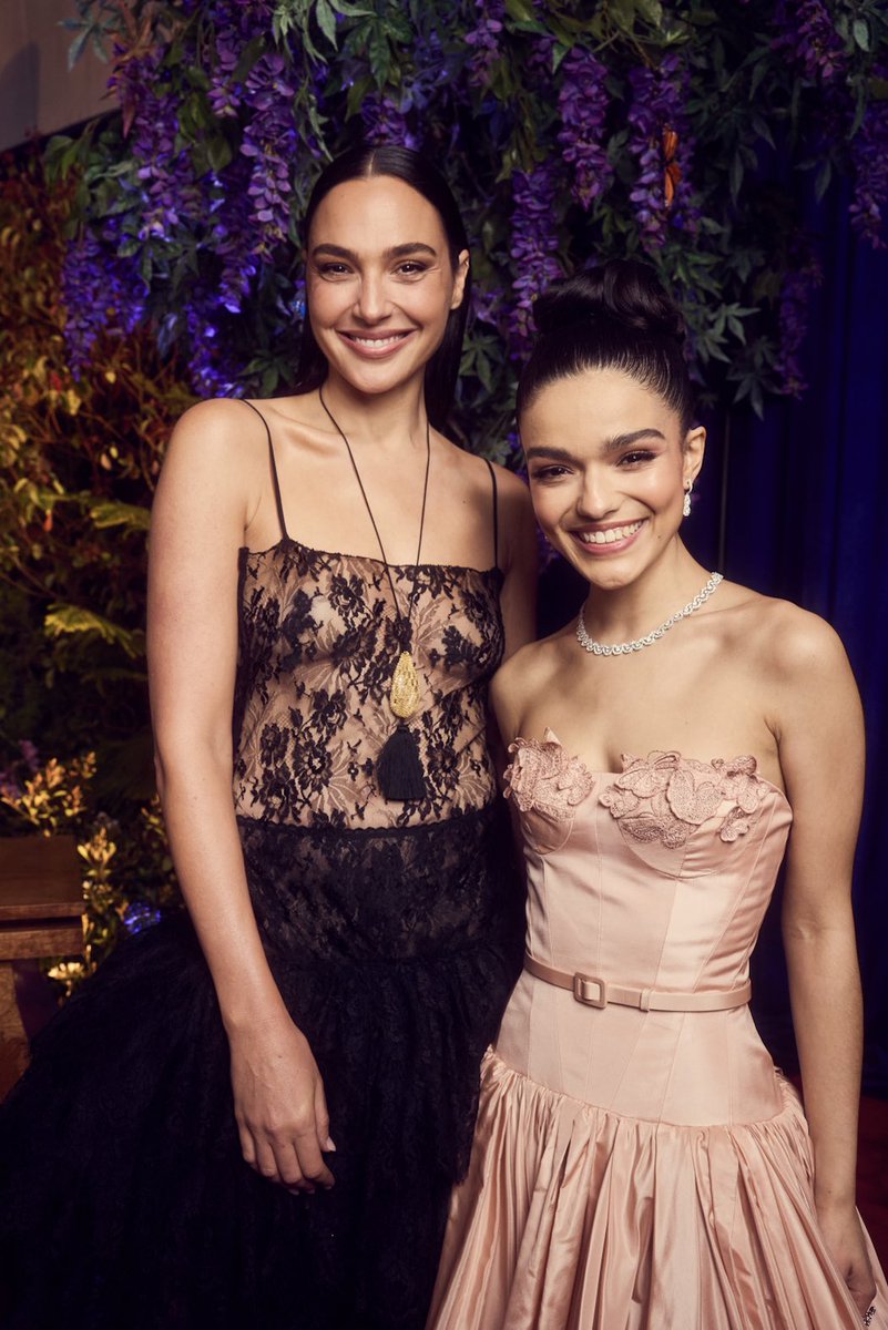 The fairest night of all 🍎✨ 

#SnowWhite World Premiere in LA