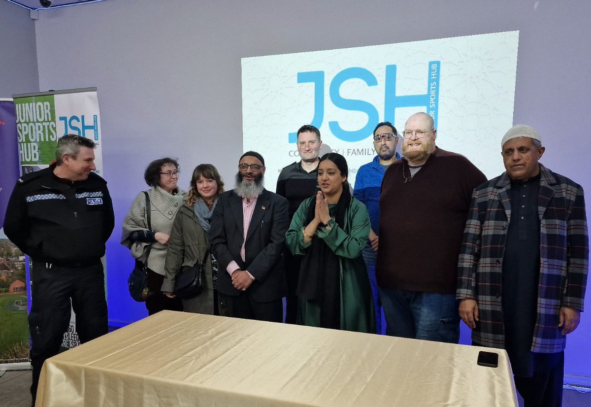 Councillor Asghar Ali (@asgharleeds) on Twitter photo CommUnity Iftar, a time of peace, reflection, warm hugs and good vibes. 
As a CommUnity we opened not just our fast together but our hearts ๐ and doors to all in the Ward of Gipton and Harehills and beyond tonight. 
Thanks ๐ a Trillion JSH {Junior Sports โฝ๏ธ ๐ ๐ Hub} team. CommUnity Iftar, a time of peace, reflection, warm hugs and good vibes. 
As a CommUnity we opened not just our fast together but our hearts ๐ and doors to all in the Ward of Gipton and Harehills and beyond tonight. 
Thanks ๐ a Trillion JSH {Junior Sports โฝ๏ธ ๐ ๐ Hub} team.