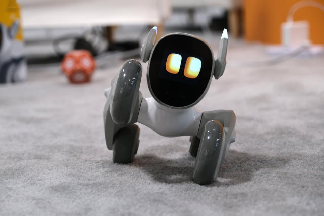 NetworkNerdy's tweet photo. Loona Petbot: The Smart Robot Revolutionizing Home Life

https://t.co/eEd5fjcsdB https://t.co/2kdbAnb89z