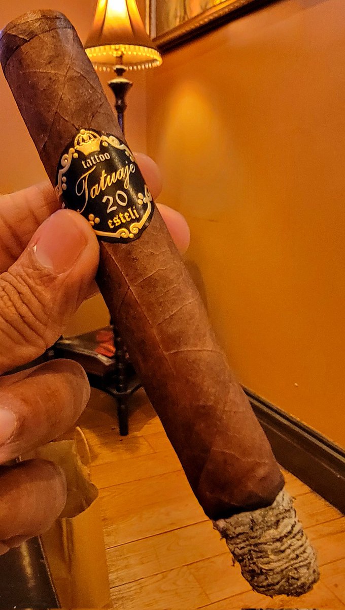 limitless_naz's tweet photo. Some recent gems 😎🔥💨 #cigars #WeekendVibes https://t.co/xGNAWVCRT7